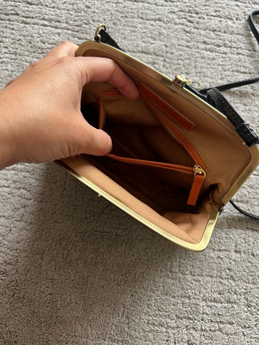 HOBO Kisslock Mini Bag with Crossbody Convertible Strap - Picture 13 of 13